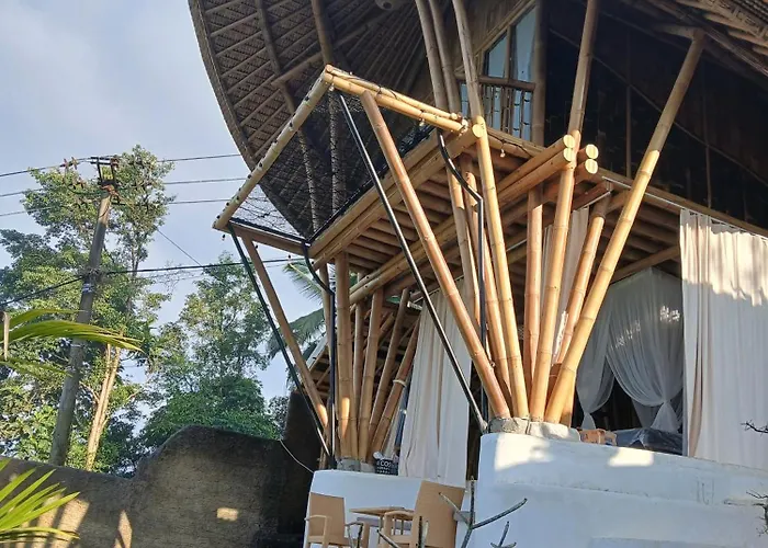 Danaswari Bali Bamboo House Holiday home *